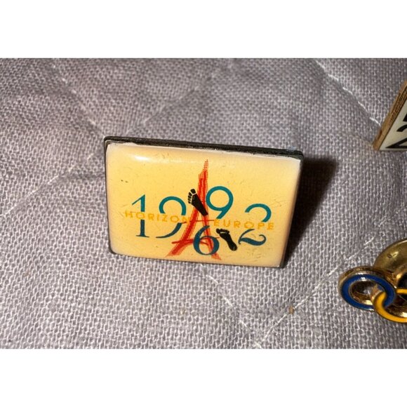 Vintage Olympic & Sports Lapel Pins Barcelona '92, Berlin '00, Rings Soccer Dive - Picture 2 of 5